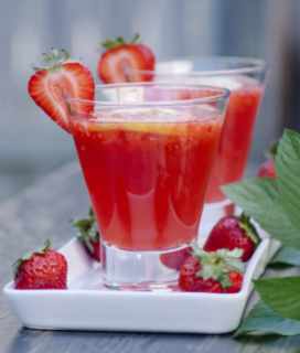 Image of two classes of our Strawberry Lemonade Cocktail